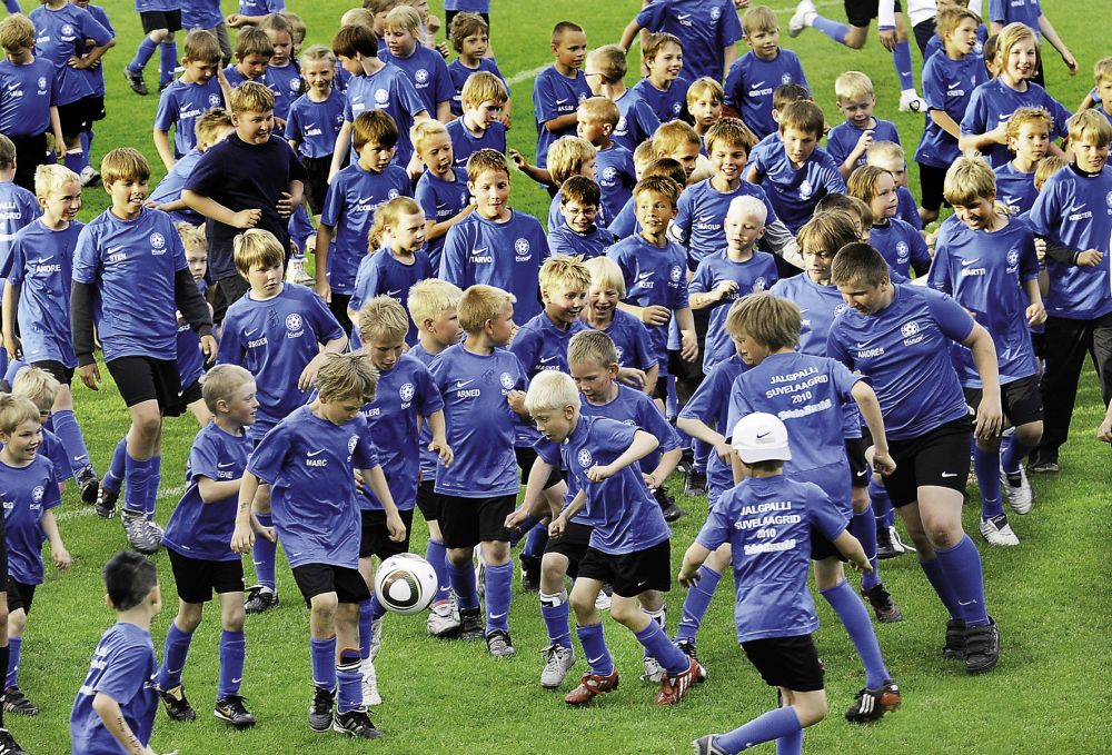 Pühapäeval pakutakse jalgpallirõõmu 150 turva- ja asenduskodu lapsele