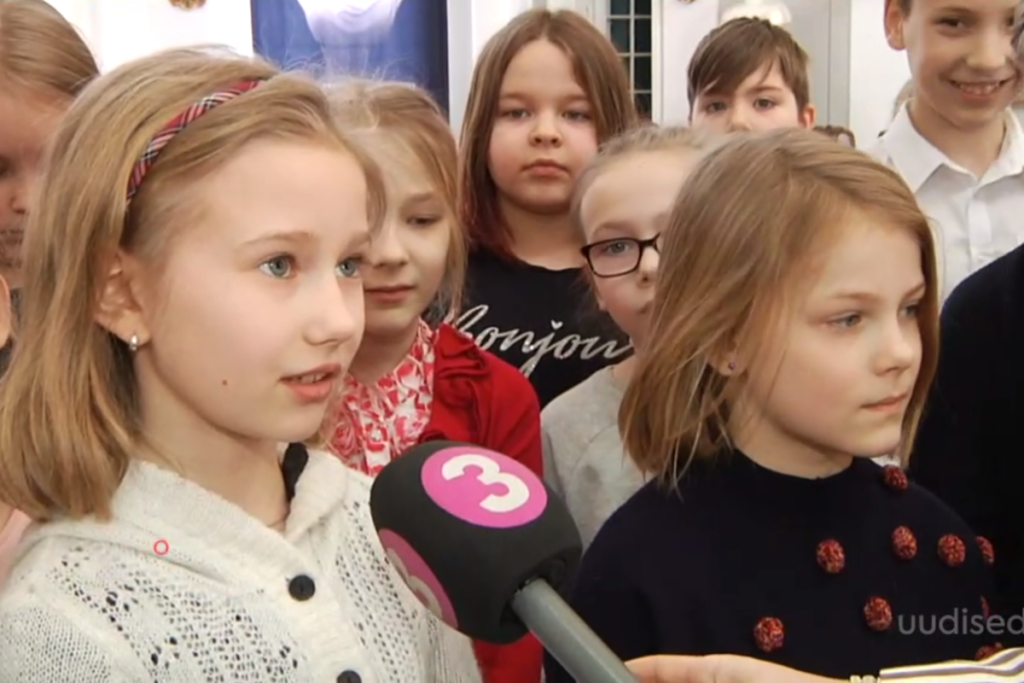VIDEO! Rahumäe kooli õpilased korraldasid heategevusliku algatuse vähekindlustatud perede laste toetuseks