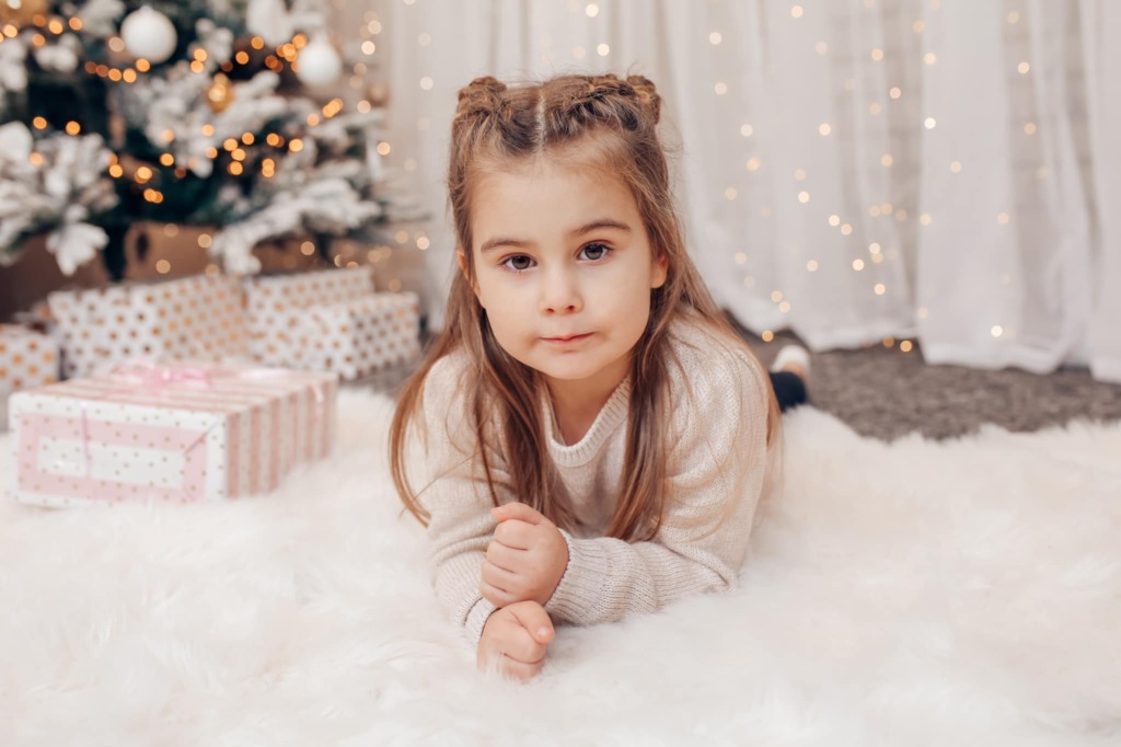 AITAME AIDATA I Väike Mia-Roberta tahab kinkida oma kogutud raha, et mõni laps saaks rõõmsalt jõulud vastu võtta